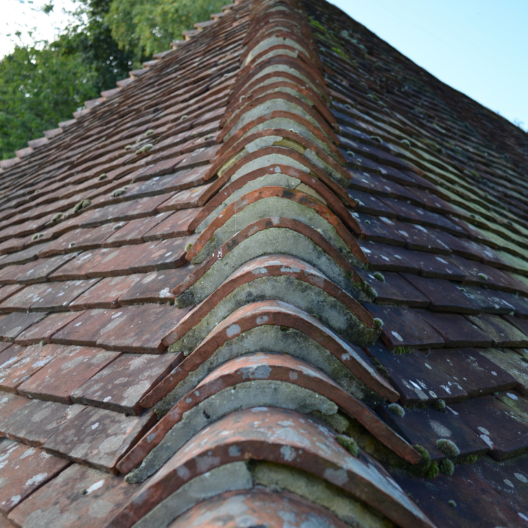 Renovation dancienne faitiere — couvreur Sainte-Tulle
